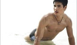 爆料泰国男模是谁啊视频,火爆视频主角竟是这位魅力四溢的模特！