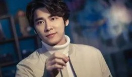 空姐爆料李易峰图片视频,图片视频引发热议